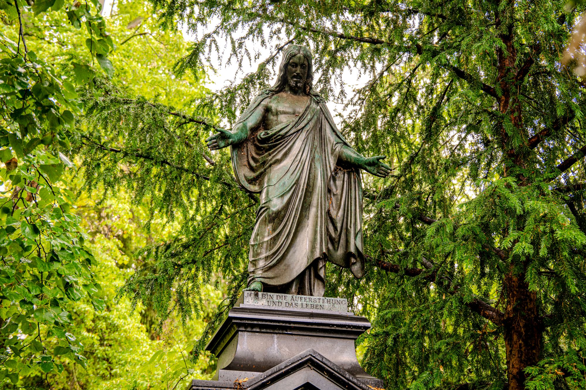 Ein regnerischer Besuch auf dem St.-Marien- und St.-Nikolai-Friedhof (16.07.2025)