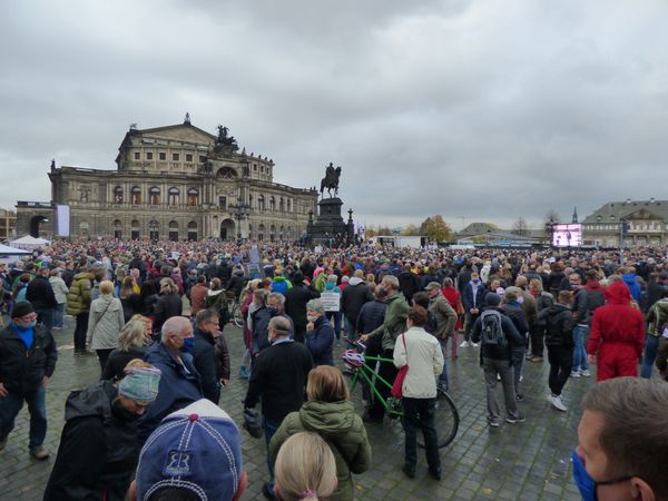 31.10.2020 Dresden, Theaterplatz