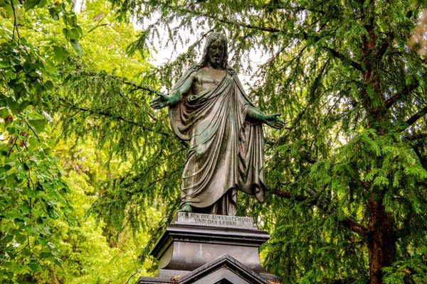 Ein regnerischer Besuch auf dem St.-Marien- und St.-Nikolai-Friedhof (16.07.2025)